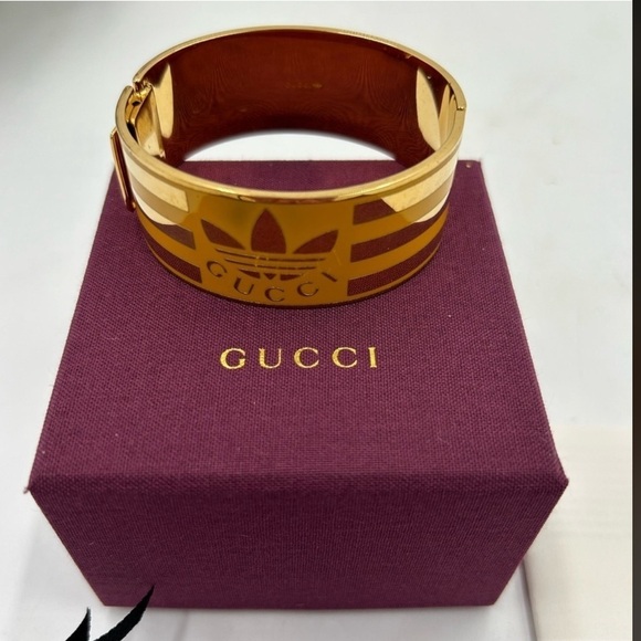 Women’s Gucci X Adidas gold cuff bracelet made in Italy - Picture 1 of 10